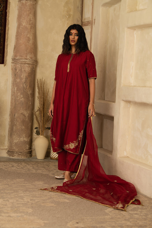 RED MUGHAL KINARI KURTA SET