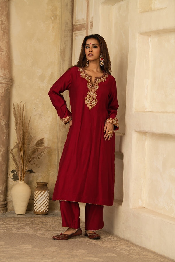 RED MUGHAL GULBANO SUIT SET
